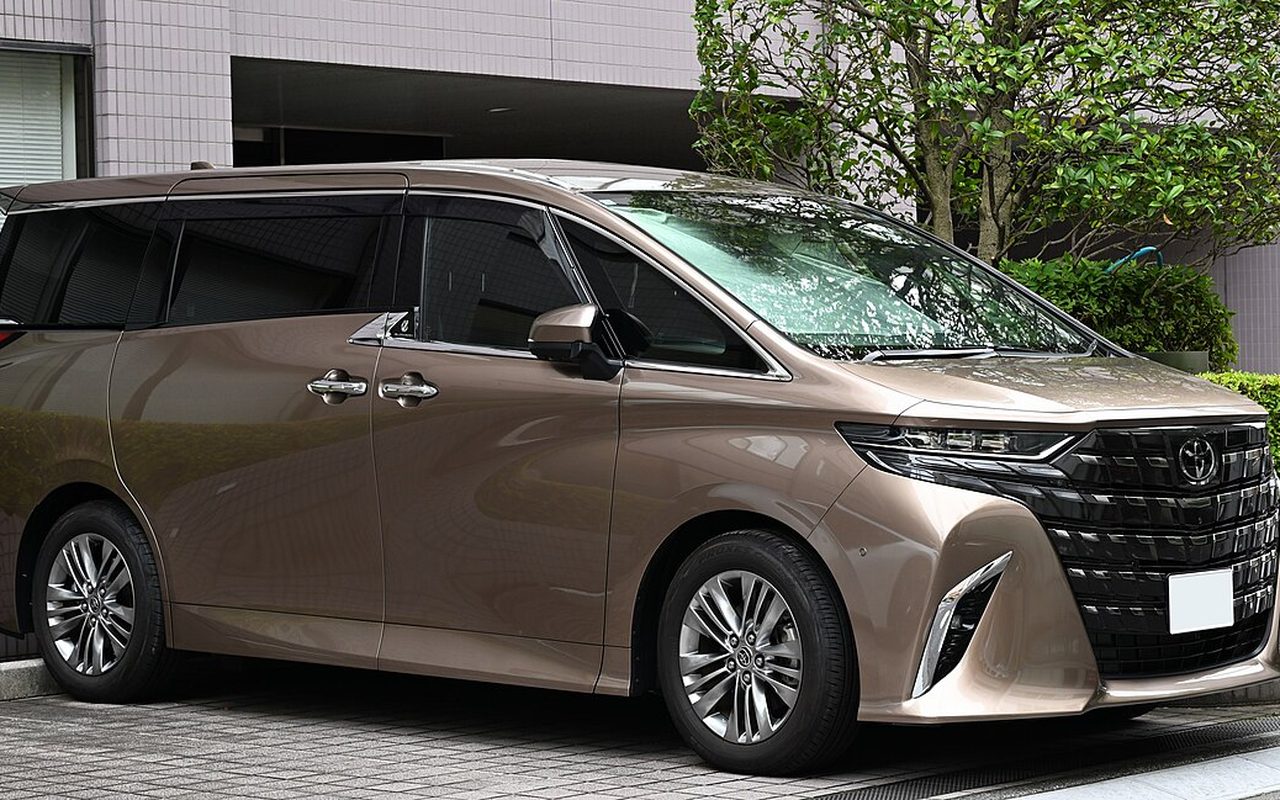 Toyota Alphard Executive — импорт под ключ
