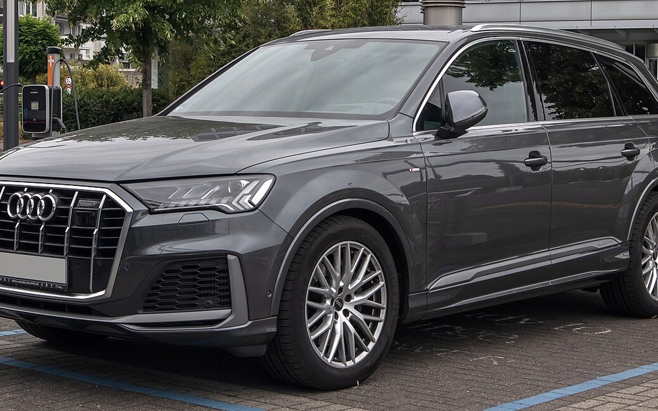 Audi Q7 55 TFSI quattro — импорт под ключ