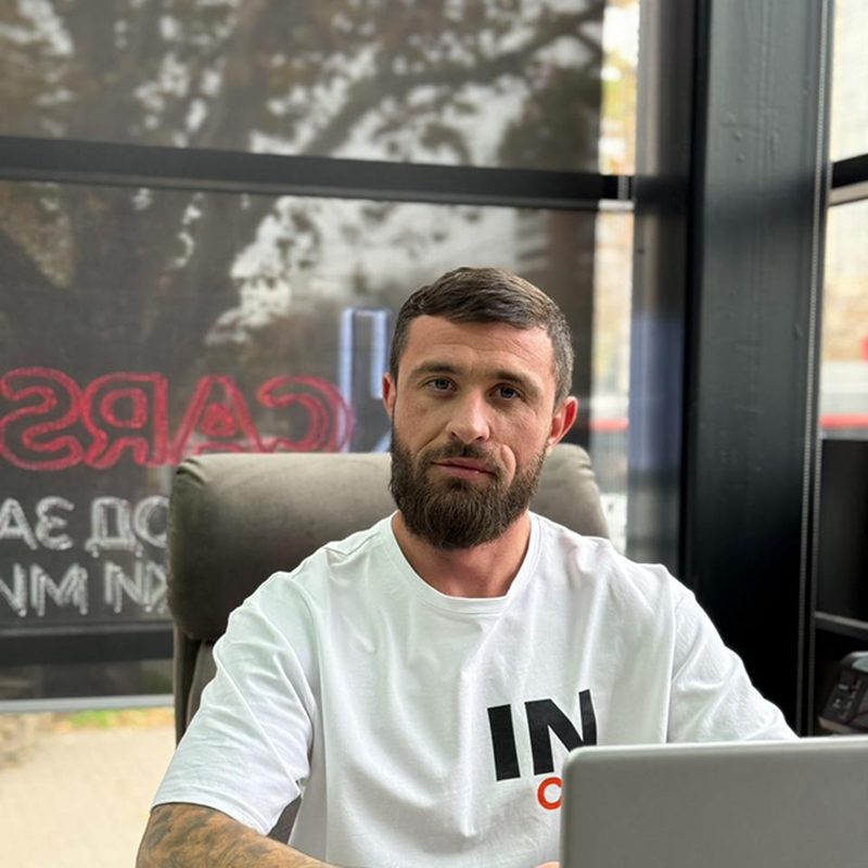 Пётр Маслов — Менеджер, InCars